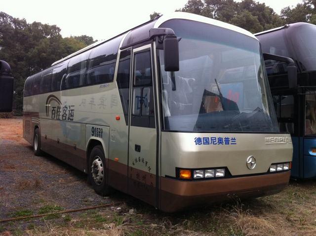 供應(yīng)尼奧普蘭客車