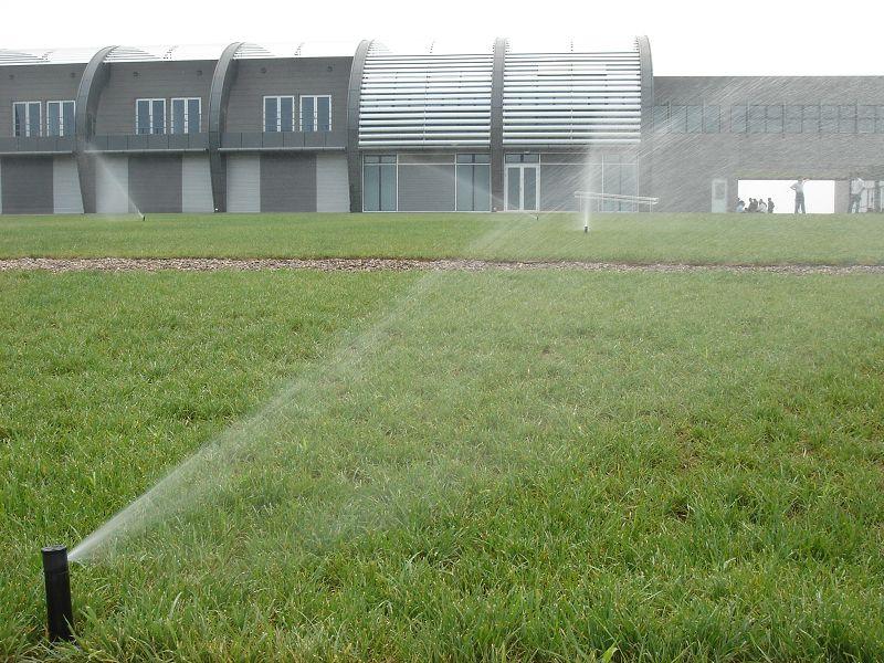 供應(yīng)雨鳥噴灌