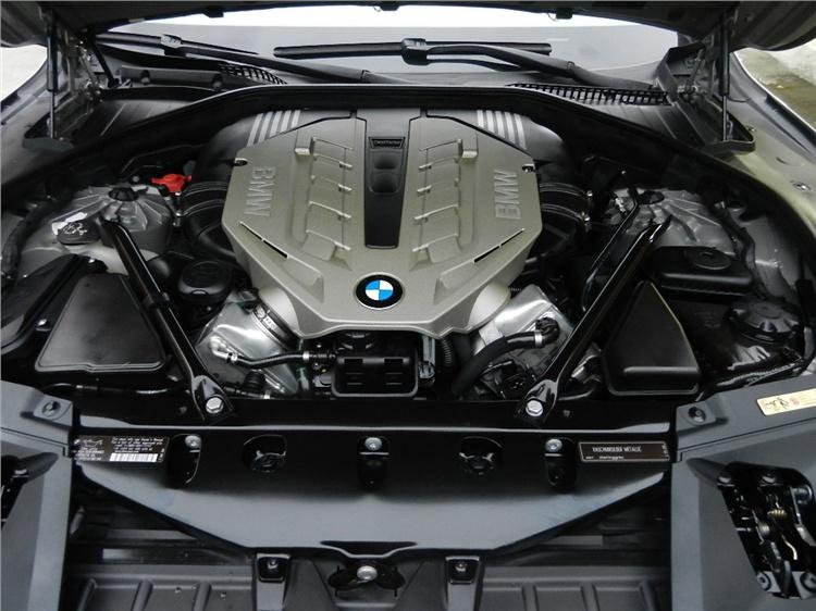 供應(yīng)10寶馬750LI金色米白龍三電視前后電座位五境頭全