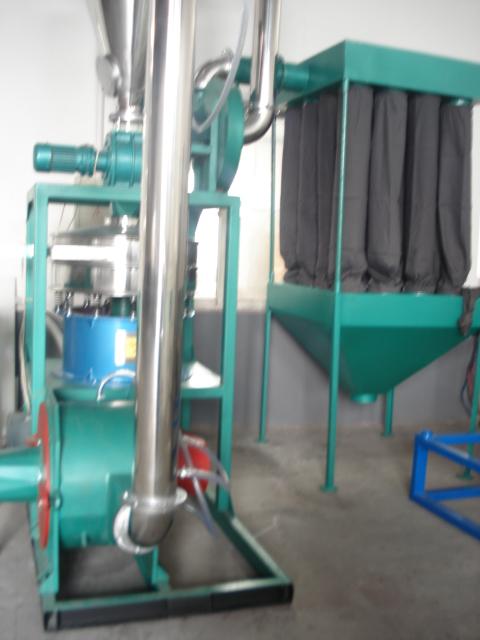 塑料超細(xì)PVC磨粉機(jī)SMW400 全自動(dòng)塑料磨粉機(jī) 高產(chǎn)量節(jié)能塑料磨粉機(jī)