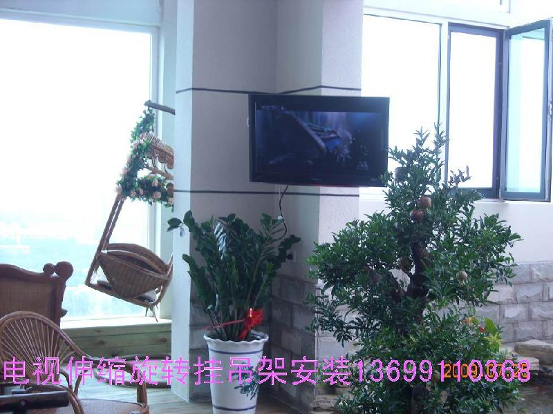 辦公室伸縮旋轉(zhuǎn)電視掛架安裝圖片