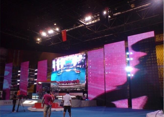 供應深圳興隆搖頭燈出租舞臺燈光音響出