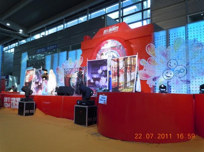 供應(yīng)深圳興隆背景板搭建燈光音響出租