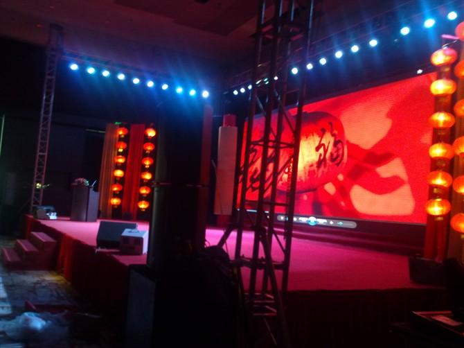 深圳興隆無線麥出租燈光音響出租圖片