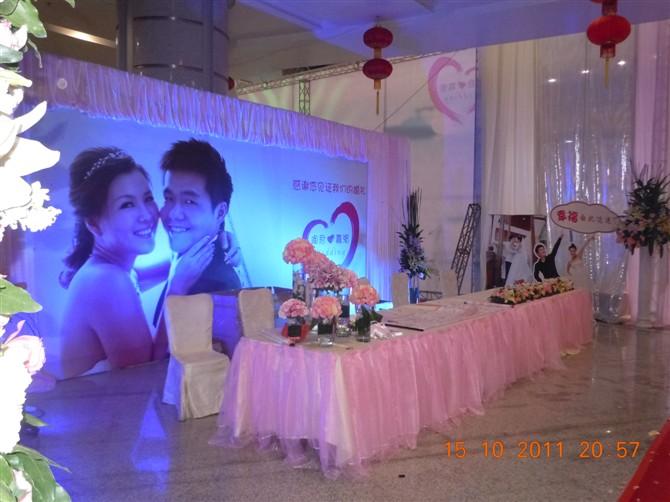 供應(yīng)深圳興隆追光燈出租舞臺(tái)燈光租賃