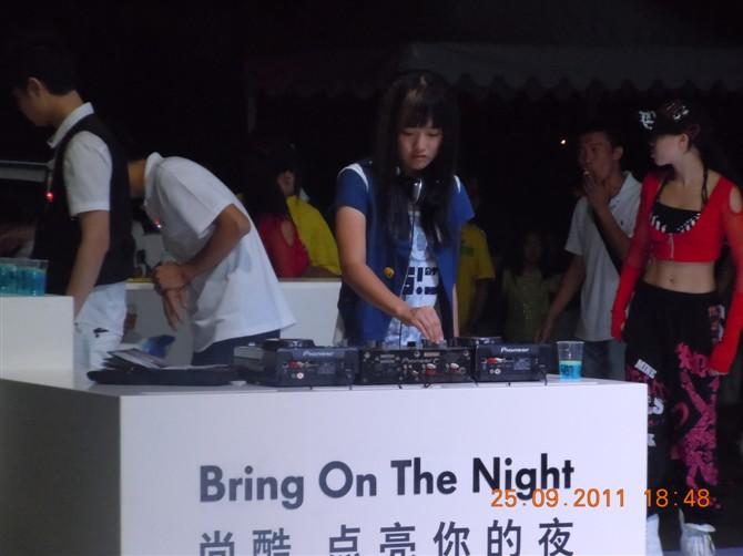 供應(yīng)深圳興隆舞臺搭建燈光音響出租