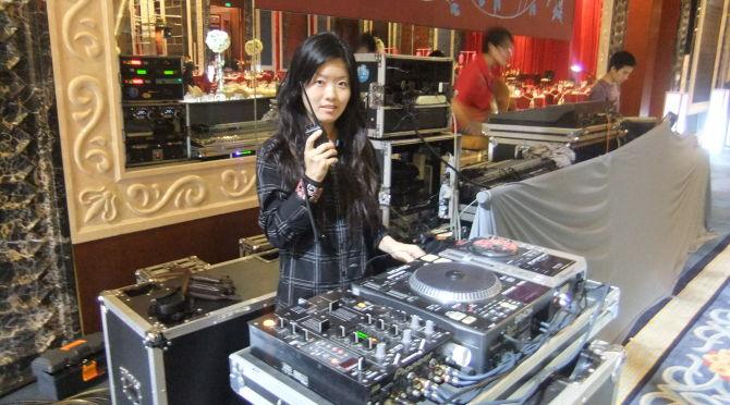 供應(yīng)深圳興隆背景板搭建燈光音響出租