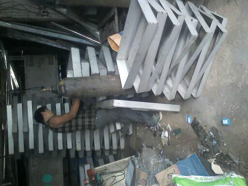 供應(yīng)福州不銹鋼隱形井蓋產(chǎn)家