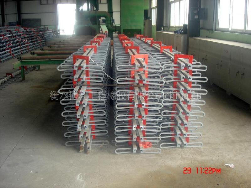 供應(yīng)河北毛勒伸縮縫供應(yīng)商