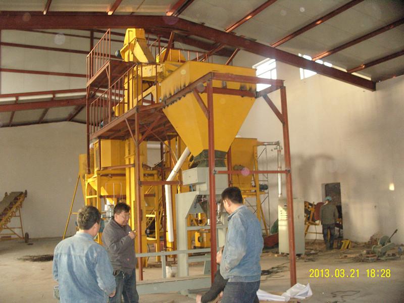 供應(yīng)牛羊飼料生產(chǎn)線飼料加工成套設(shè)備牛羊飼料機(jī)組牛羊飼料顆粒機(jī)