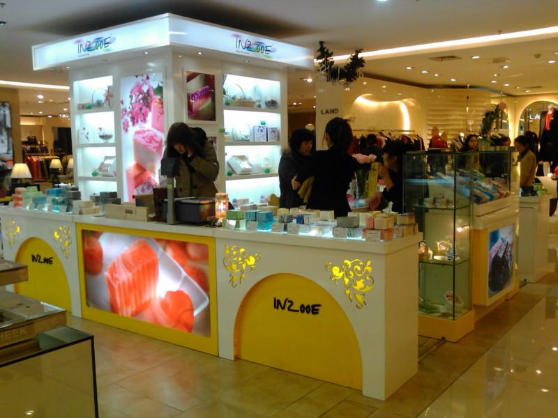 菏澤商場展柜制作公司圖片