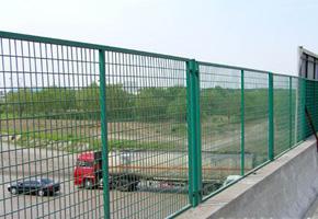 供應(yīng)天津道路護欄網(wǎng)