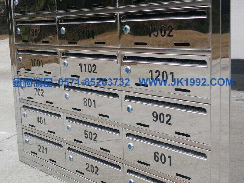 供應(yīng)金柯小區(qū)組合式不銹鋼信箱 門板可編號(hào)報(bào)箱 加厚信報(bào)箱 掛墻式信箱定做