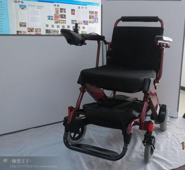 便攜式鋰電折疊型超輕電動輪椅圖片