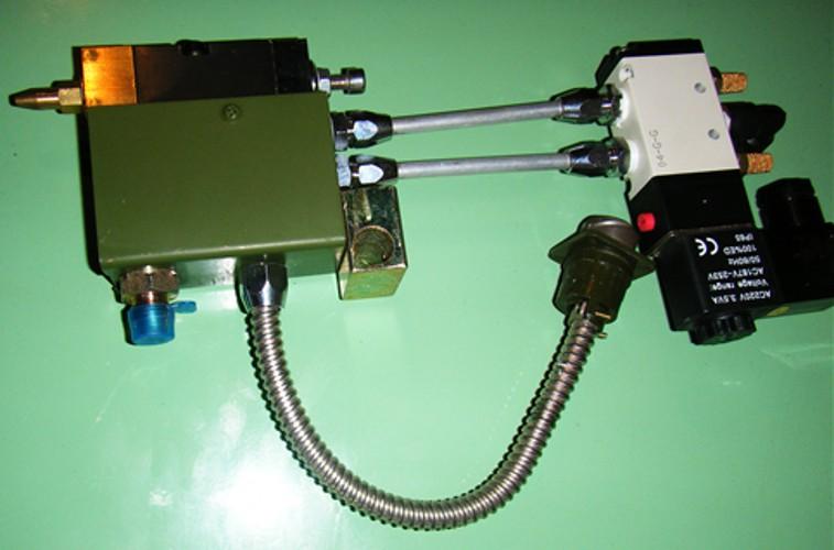 廣東點(diǎn)條線膠熱熔膠機(jī)價(jià)格，廣東點(diǎn)條線膠熱熔膠機(jī)批發(fā)，廣東點(diǎn)條線膠熱熔膠機(jī)廠家