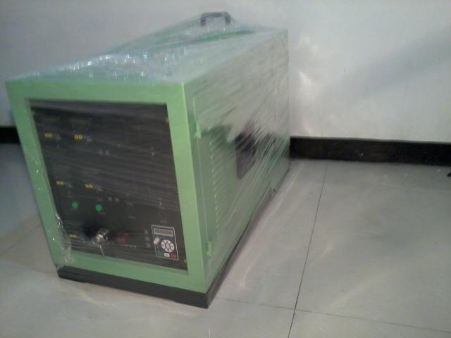 供應(yīng)東三省熱熔膠機(jī)