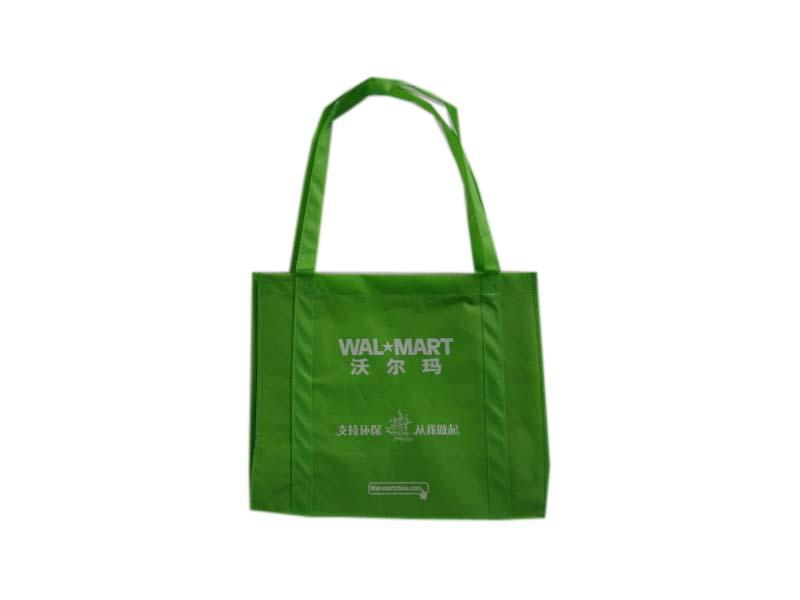 供應(yīng)深圳無(wú)紡布服裝袋/服裝袋價(jià)格，環(huán)保服裝廠家
