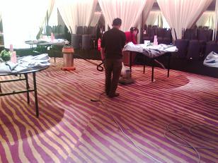 供應(yīng)地毯修補(bǔ)因?yàn)楦鼘Ｗ⑺愿鼘I(yè)上海松江區(qū)佘山地毯清洗公司