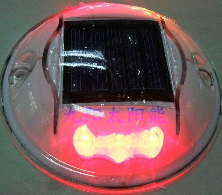 供應(yīng)太陽(yáng)能LED自發(fā)光玻璃反光標(biāo)記太陽(yáng)能玻璃道釘 太陽(yáng)能玻璃道釘燈