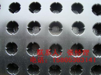 專業(yè)供應(yīng)樓頂花園排水板廠家*盛源