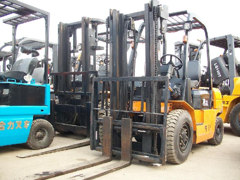 供應(yīng)6噸叉車出售價格武漢二手合力6噸叉車出售價格