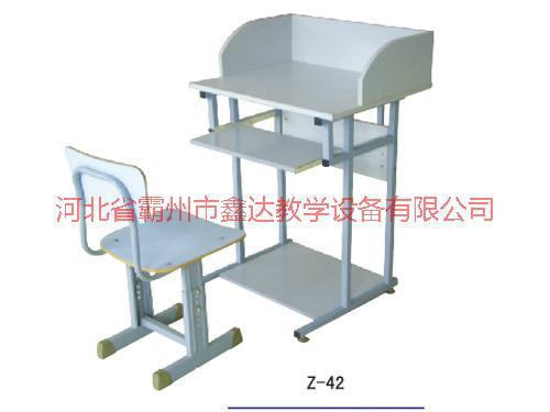 河北学生电脑课桌椅图片