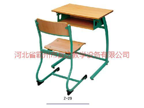 供應(yīng)甘肅耐用優(yōu)質(zhì)課桌椅廠家