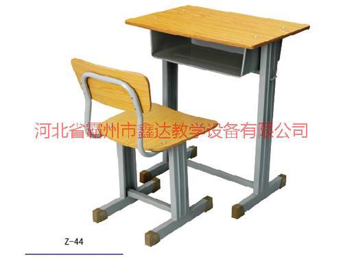 新疆圓管課桌圖片