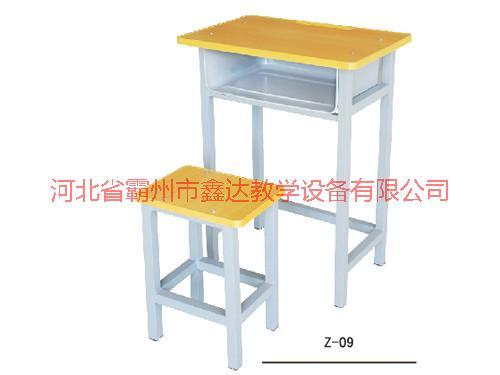 供應(yīng)四川耐用課桌椅廠家