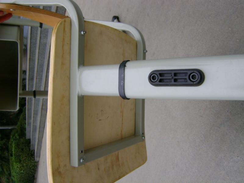 供應(yīng)青海優(yōu)等課桌椅