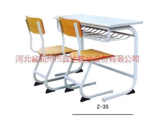 供應(yīng)湖南/新疆雙人課桌椅