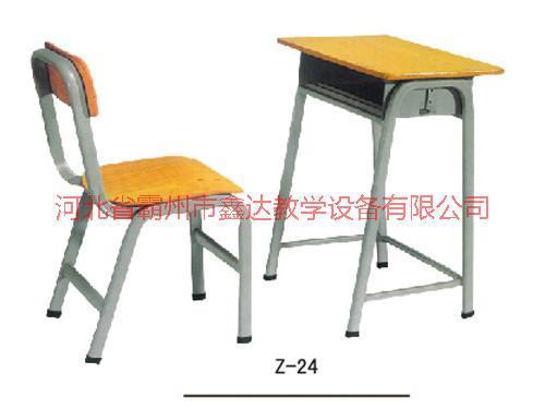 內(nèi)蒙古耐用優(yōu)質(zhì)課桌椅圖片