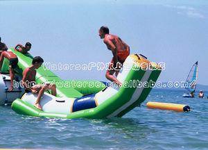 供應水上七巧板