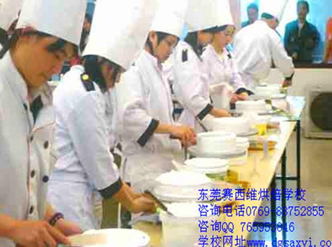 供應(yīng)蛋糕學(xué)校分享西點蛋糕陳列方法