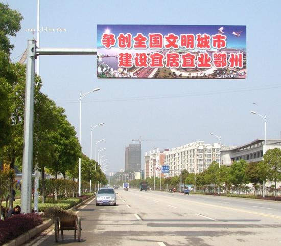 供應(yīng)八角單懸臂標(biāo)志桿
