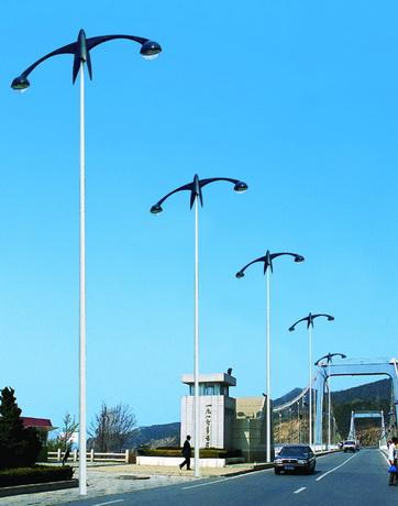 供應(yīng)17米路燈廠家