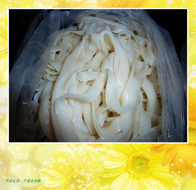 供應(yīng)廣東河粉機炒河粉機河粉機價格*優(yōu)質(zhì)小型河粉機