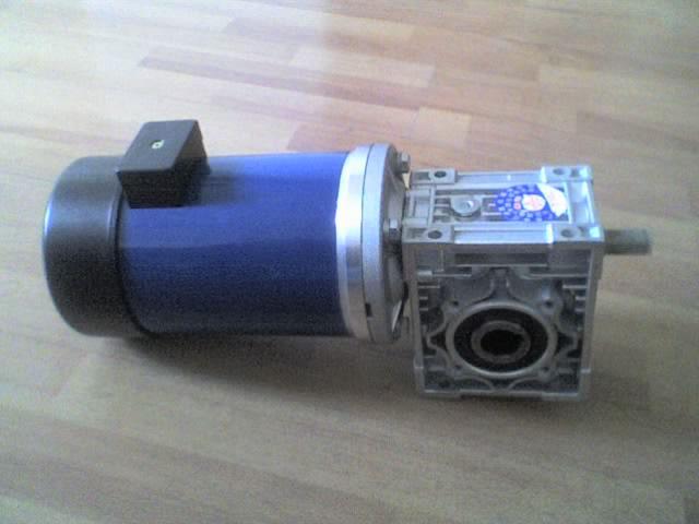 安徽蝸輪蝸桿減速電機圖片