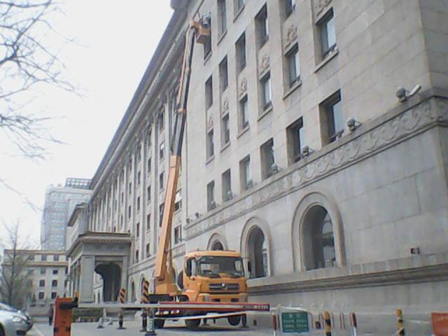 供應(yīng)18米直臂式高空作業(yè)車租賃