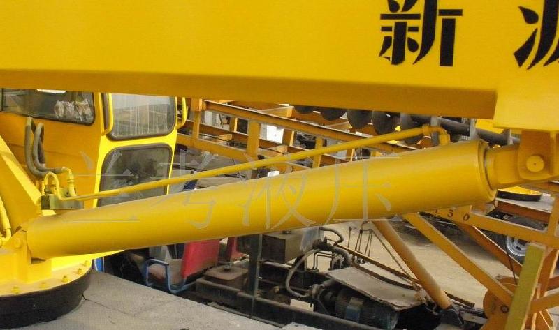 吊車汽車起重機變副油缸圖片