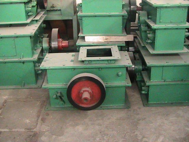 鄭州宏展環(huán)錘式破碎機(jī)圖片