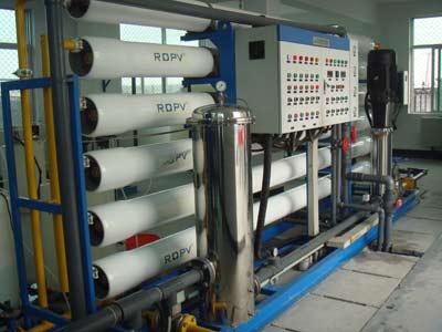 工業(yè)水處理設(shè)備圖片