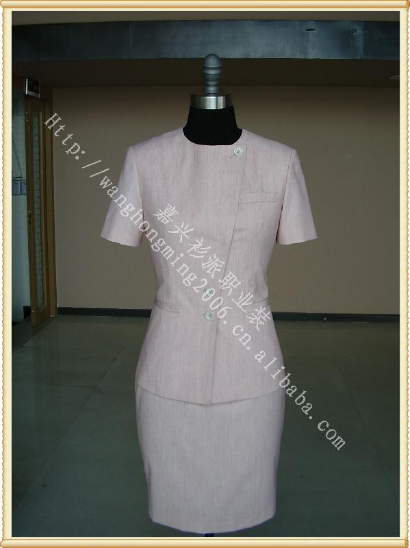 供應(yīng)浙江男女制服西裝定做優(yōu)惠