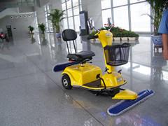 供應(yīng)電動(dòng)塵推車的特點(diǎn)