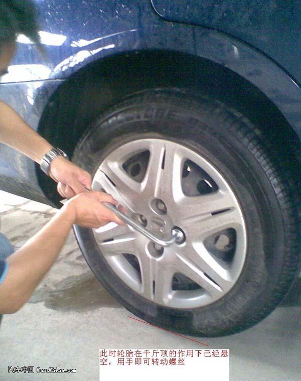 杭州上塘路口汽車(chē)維修店-奔馳S500轎車(chē)發(fā)動(dòng)機(jī)怠速不穩(wěn)故障檢修