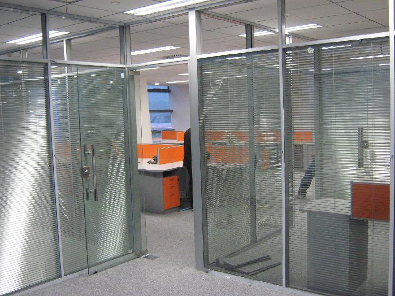 供應(yīng)無(wú)錫成品玻璃隔斷新款上市