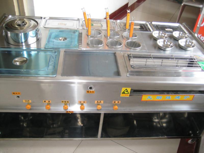 供應(yīng)053188778467多功能美食車以車代店