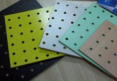 供應(yīng)新疆圓孔防滑板,石河子不銹鋼沖孔網(wǎng),獨山子沖孔網(wǎng)