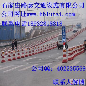 牡丹江哪有隔离柱防撞桶警示柱水马？www.hblutai.com