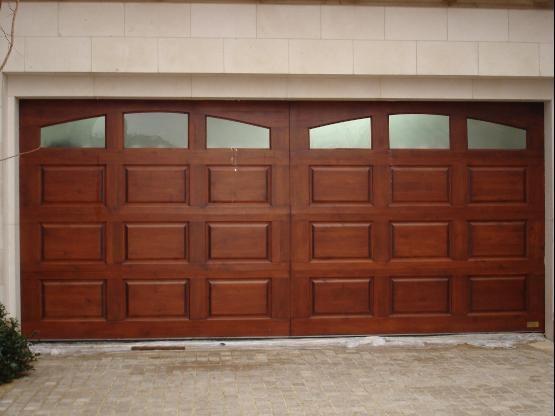 電動實木別墅車庫門圖片